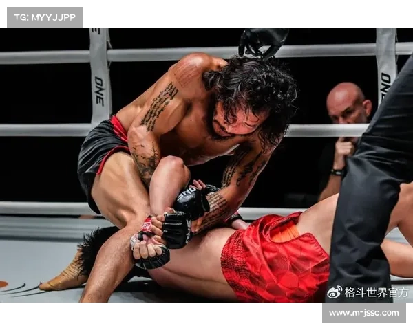 恩赫·奥吉尔挑战ONE冠军赛雏量级霸主安德雷德,蒙古缠斗技能否终结巴西王者。 恩赫·奥吉尔挑战ONE冠军赛雏量级霸主安德雷德,蒙古缠斗技能否终结巴西王者。