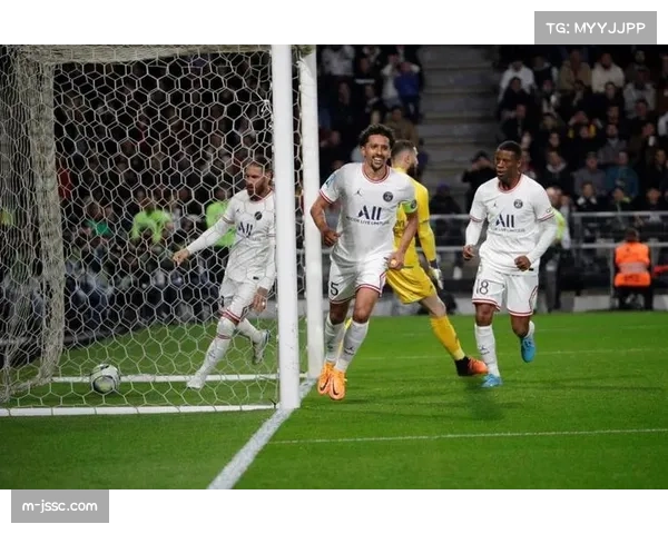 巴黎圣日耳曼客场3-0昂热，恩里克轮换阵容效果显著